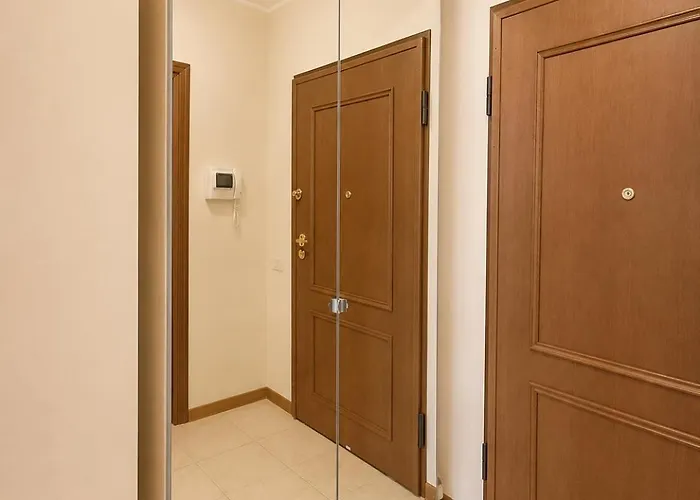 Apartamento Loft Luminoso Con Posto Auto Privato, 4 Posti Letto - Metro Lodi A 5 Minuti