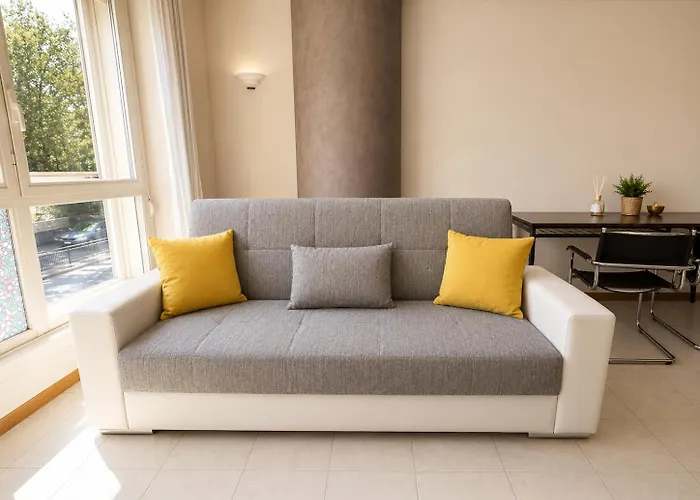 Loft Luminoso Con Posto Auto Privato, 4 Posti Letto - Metro Lodi A 5 Minuti * Roma