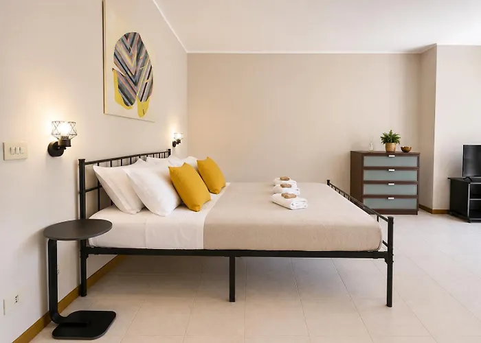 Loft Luminoso Con Posto Auto Privato, 4 Posti Letto - Metro Lodi A 5 Minuti *