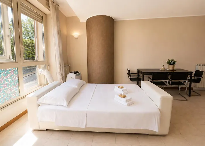 Apartamento Loft Luminoso Con Posto Auto Privato, 4 Posti Letto - Metro Lodi A 5 Minuti Roma